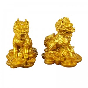 2020 gold chinese style lion standing with ancient Chinese coins for souvenirs or gifts