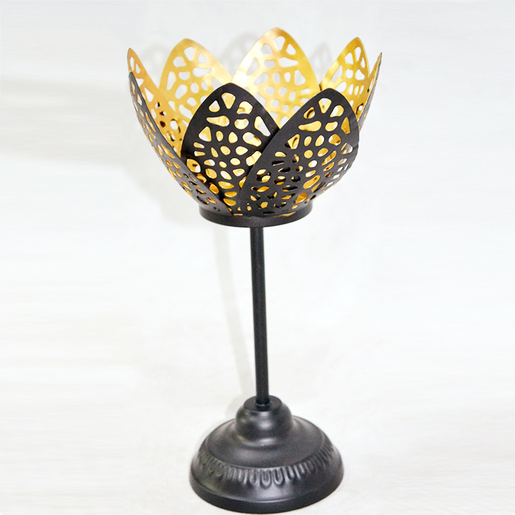 Factory Decorating antique  gold metal candle holder for weddings