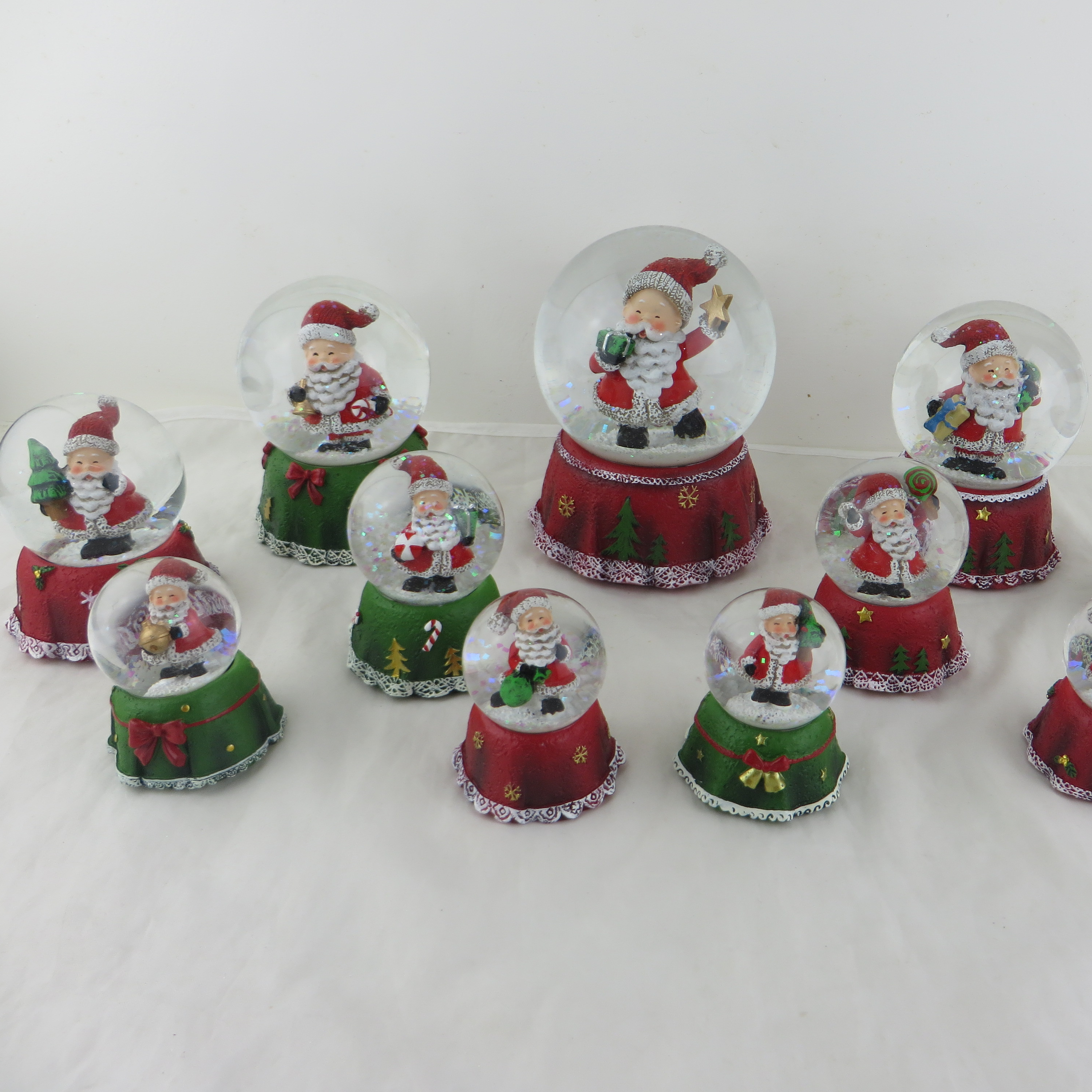 Santa Claus russian snow globe