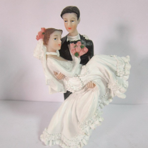 Wedding Cake Topper Funny & Romantic Groom And Bride holding hands with flowers Figurine | Toppers For Wedding Cakes Decoration