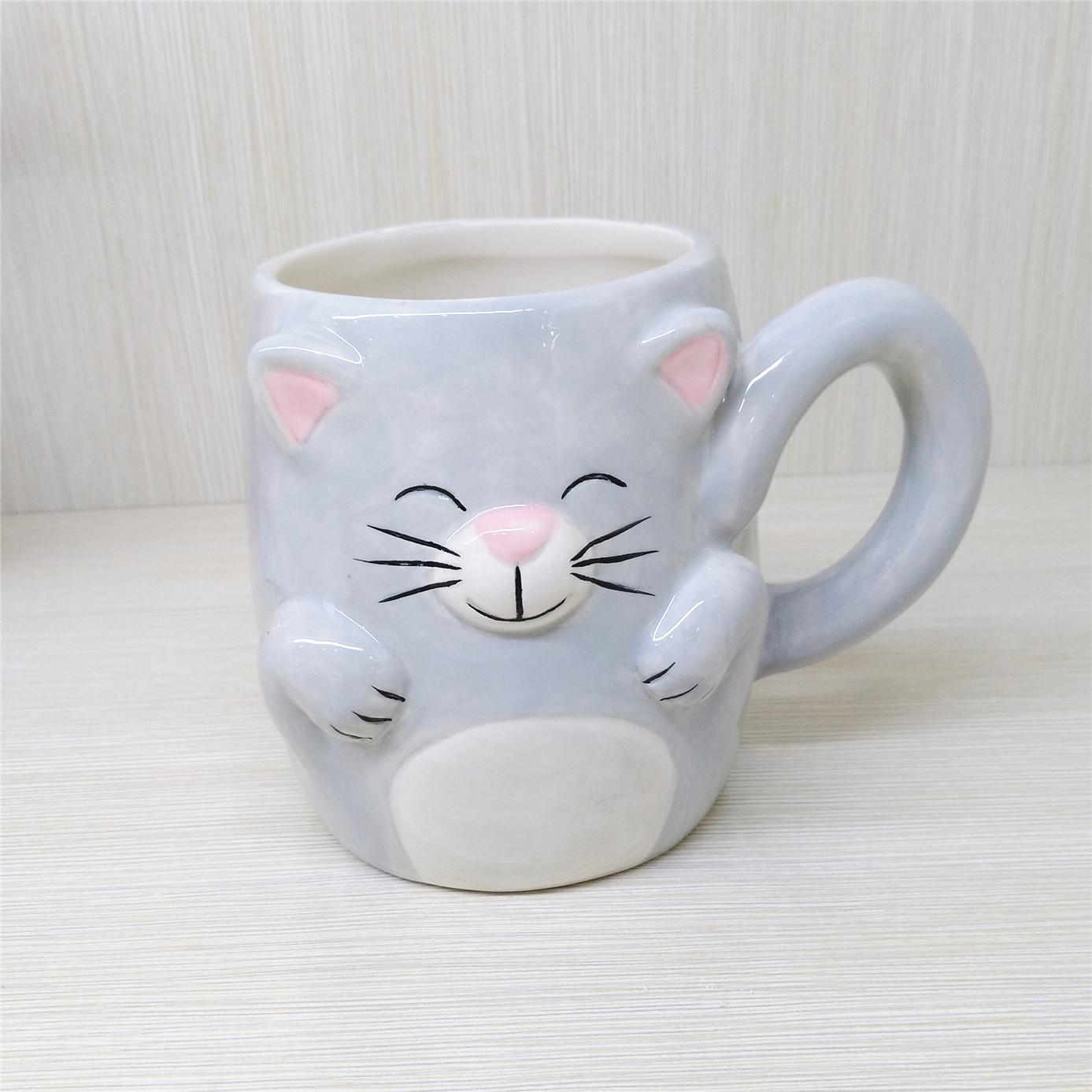 Manufacture embossed cat coffee mugs, kids cute animal gift ceramic mug 12oz
