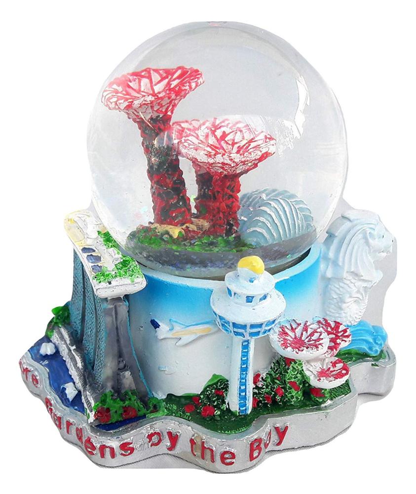 Singapore souvenir snow globe