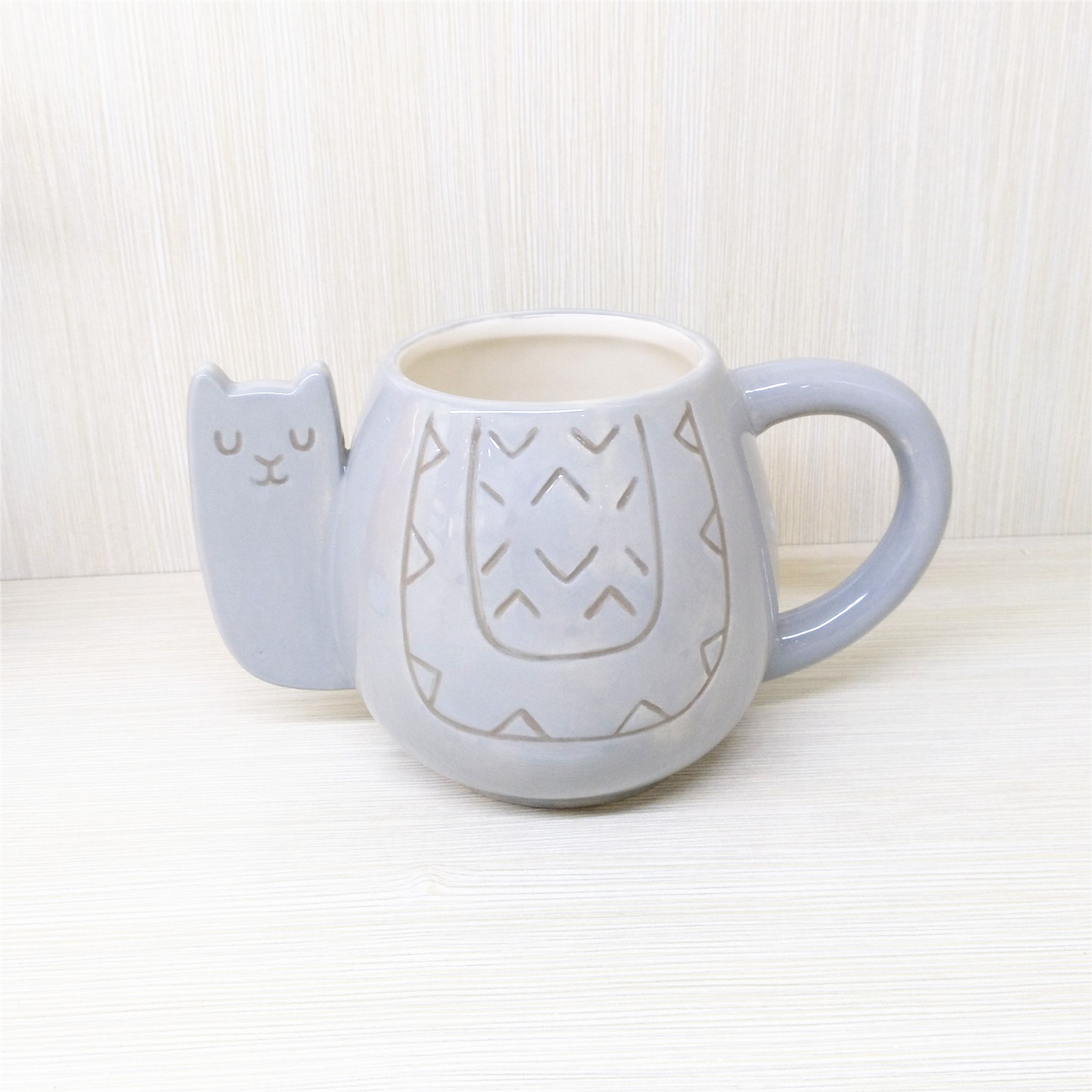 Custom  Ceramic Gray  Cat  Coffee mug , Cheap Hand made pottery mug  for sale