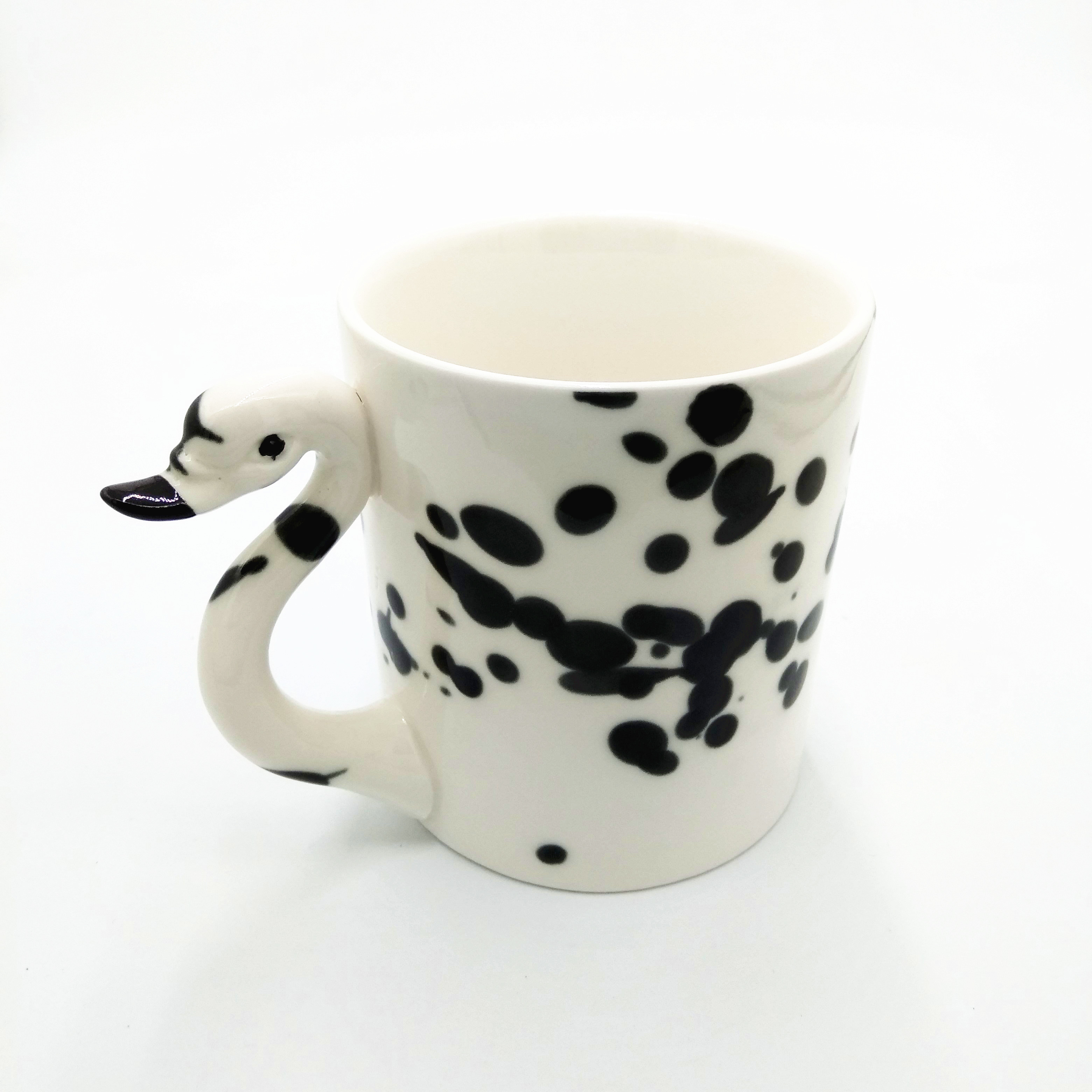 Ceramic black white swan handle  mug ,bird animal mug