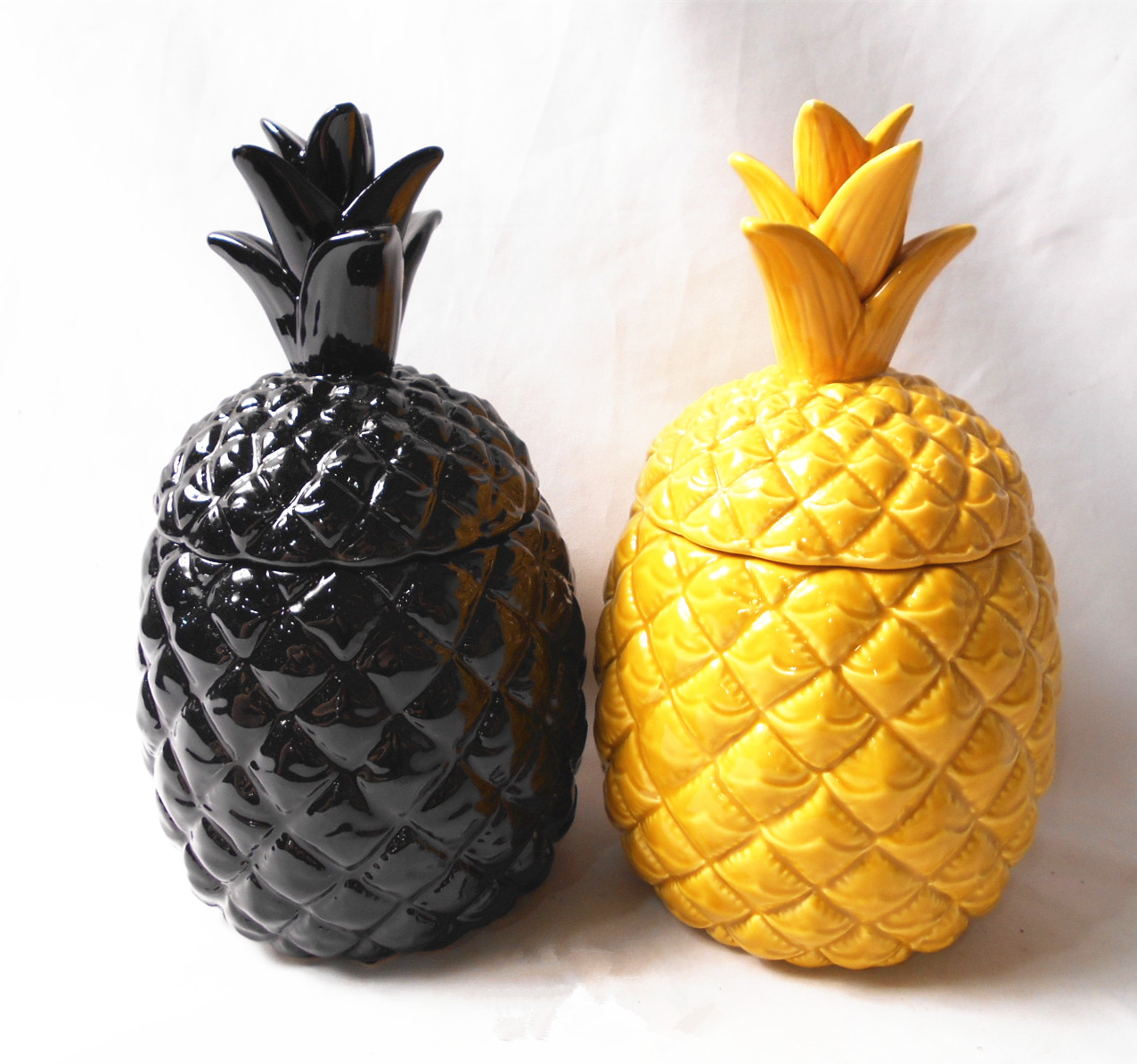 Ceramic pine apple  jars ,food safety ceramic summer fruit design jars
