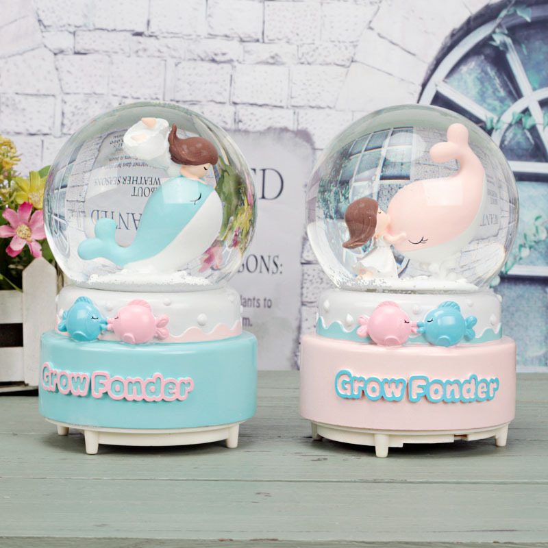 Custom Made Polyresin resin cute Whale Snow globe, water globe, Snow glass ball