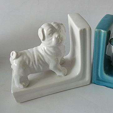 Ceramic British Bulldog Figurine Bookend in Gloss Finish, White Dog