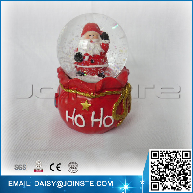 SZ8078-DD-1 Santa Claus sacks shaped base snow globe electric