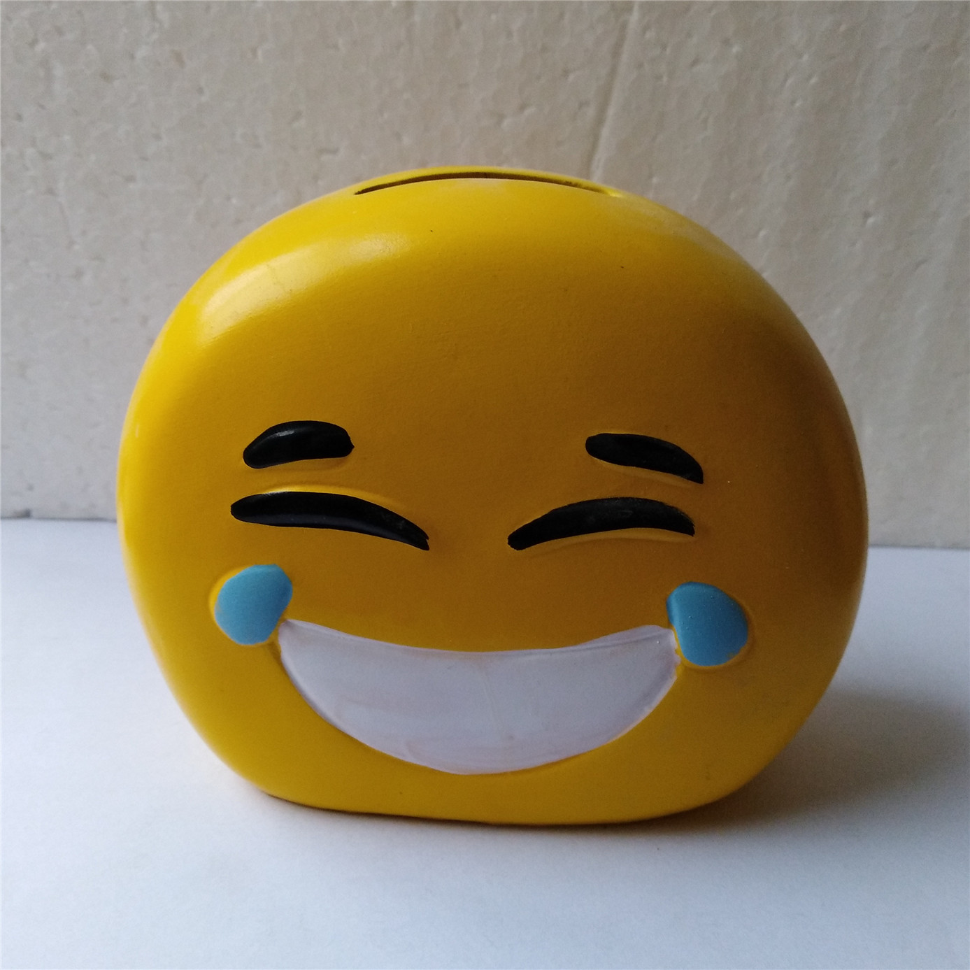 Funny ceramic emoji money  bank   promotional cheap dolomite  money bank ceramic piggy bank