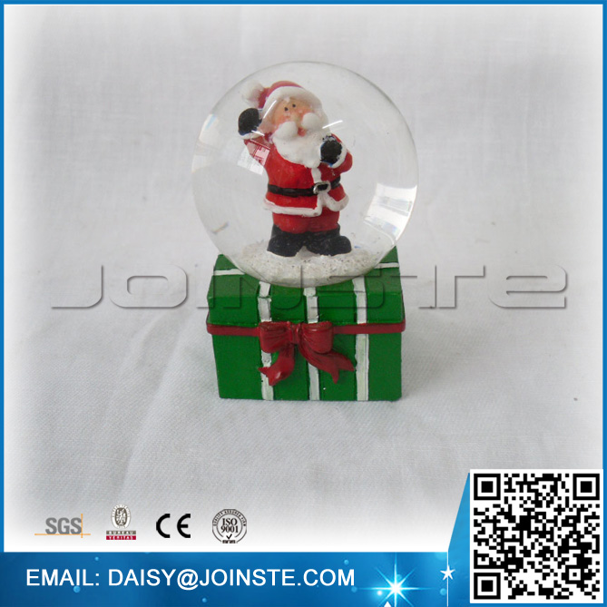 Santa Claus snow globe kit