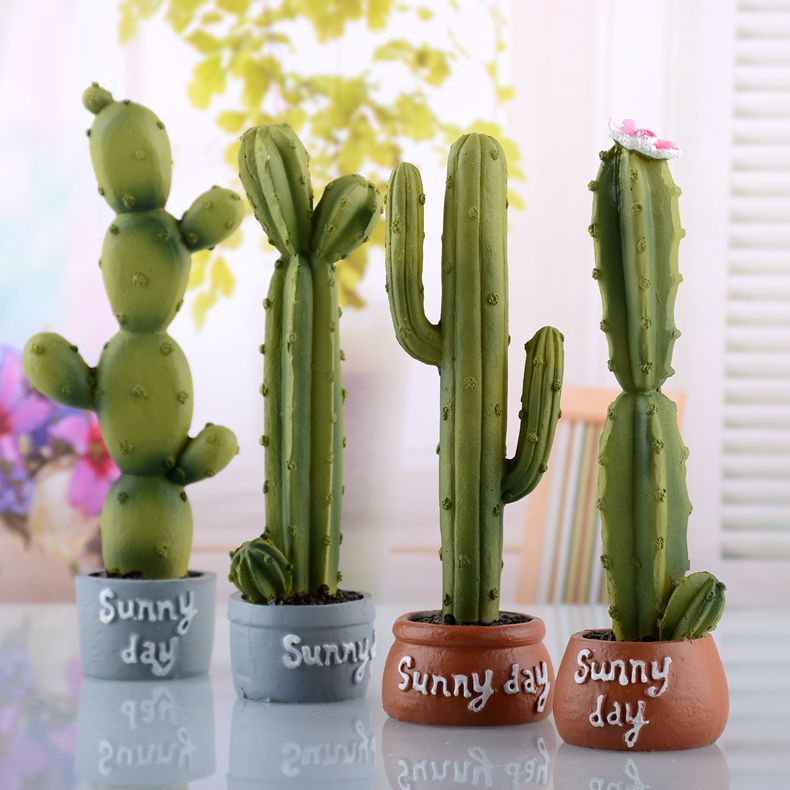 succulent plant hotsale polyresin vase with cactus for home decoration