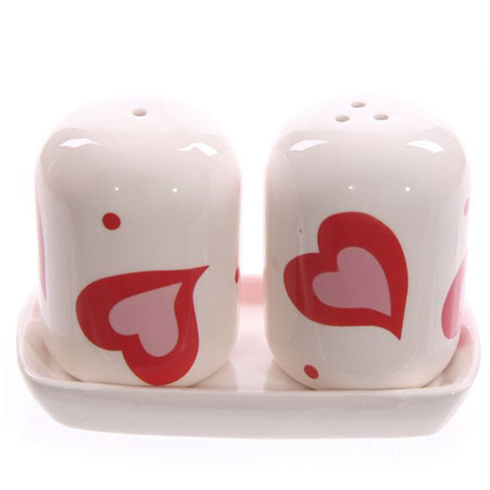 Personalized  ceramic   wedding favors salt and pepper shakers   printing heart  salt shakers