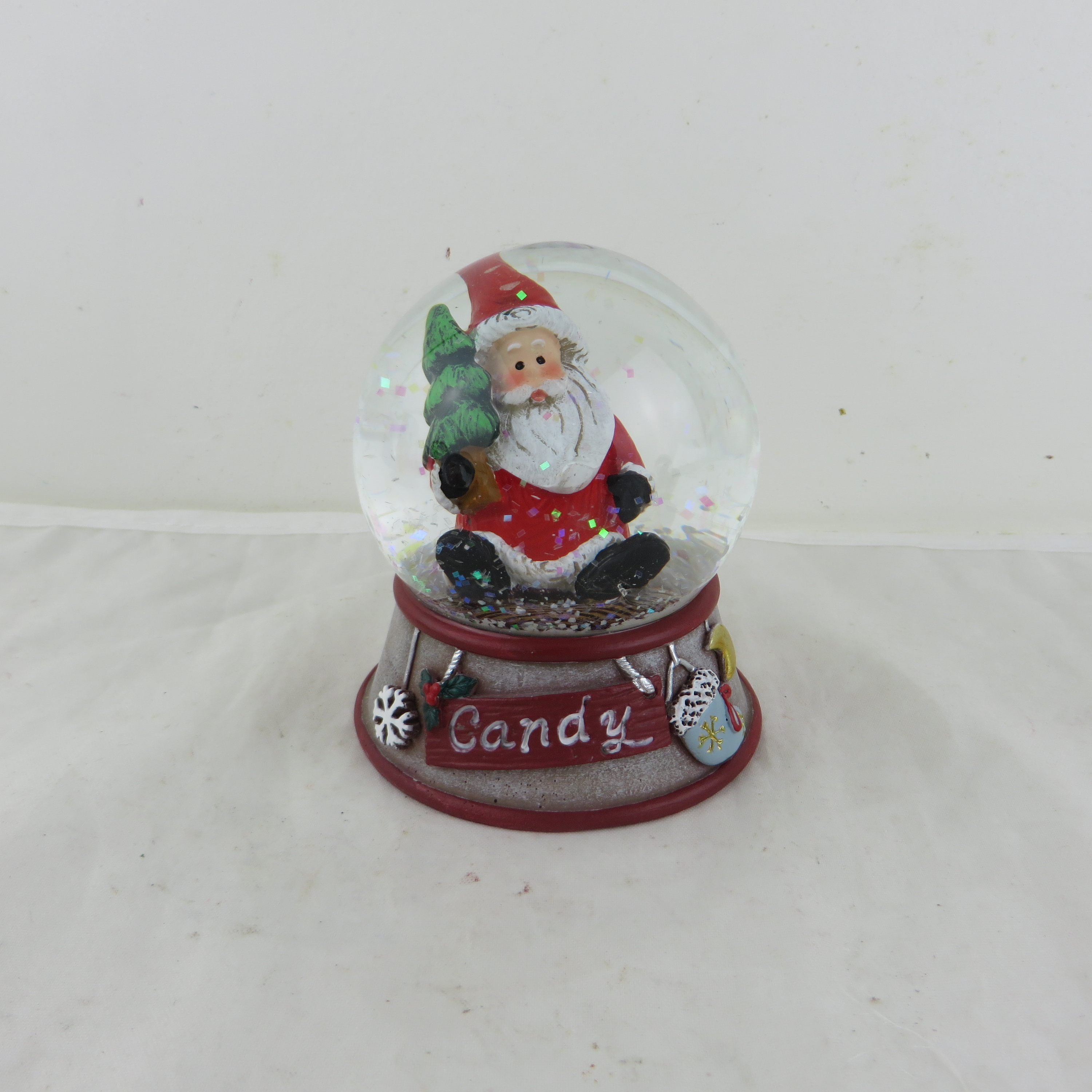 Christmas Theme  snow globe and Europe Regional Featurewater globe