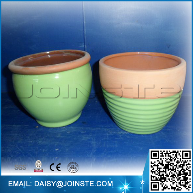 terra cotta flower pots