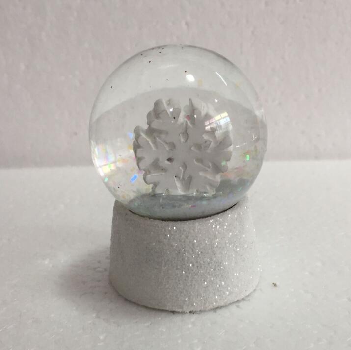 Snowflake Snow Globe,White Snow Globes,resin europe snow globe