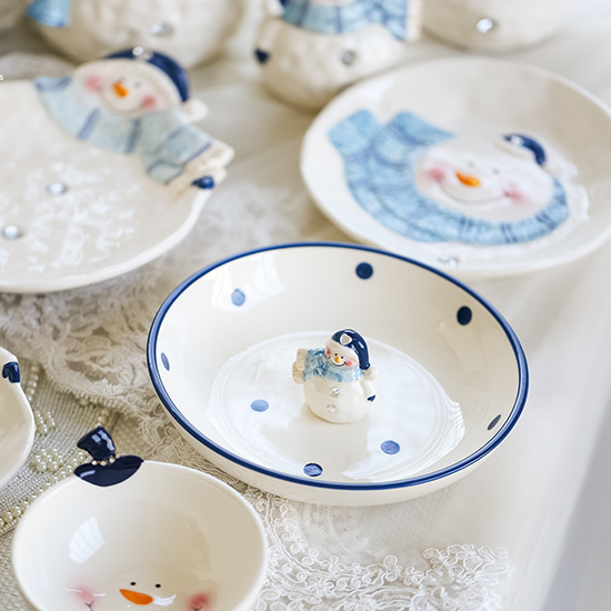 2019 Customized round shape ceramic snowman dish, porcelain bule color christmas decorative plates