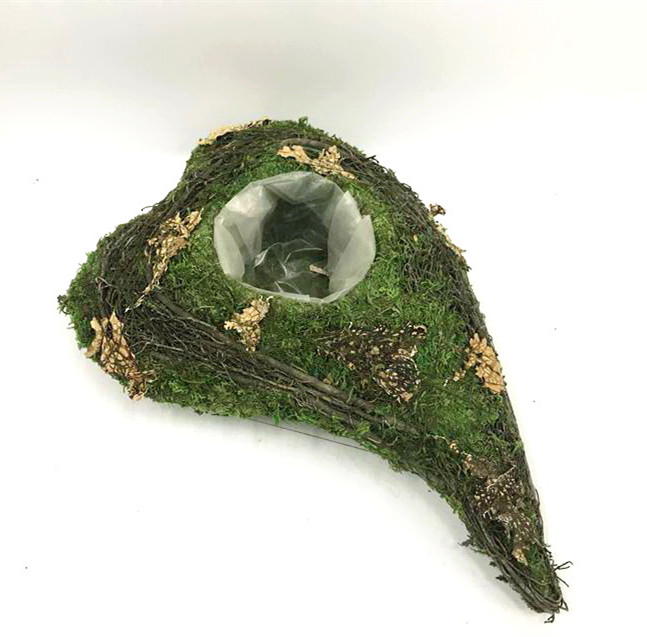 Green moss heart flower pot