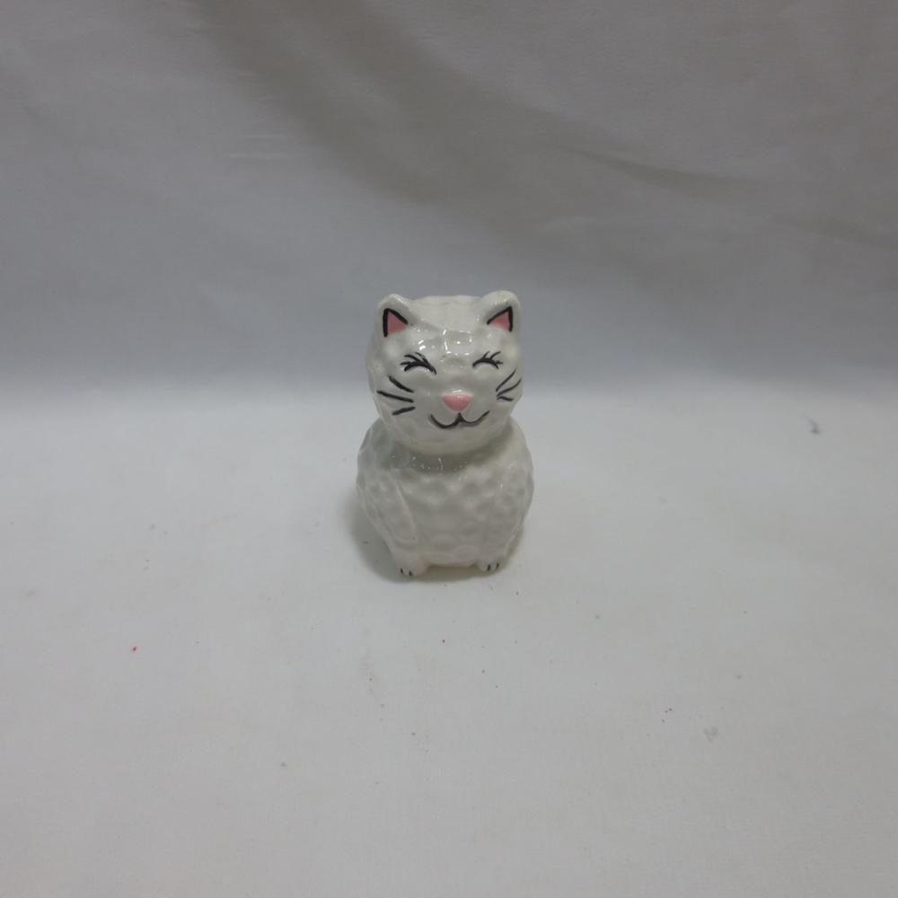 Ceramic Kitty Design salt and pepper shakers