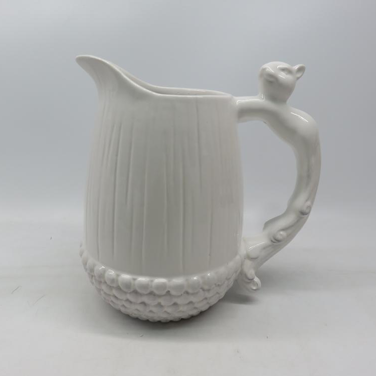 Customized White Squirrels shape handmade painting teapot porcelain sets
