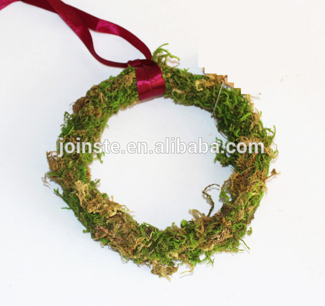 Moss hanging rings for wedding decor
