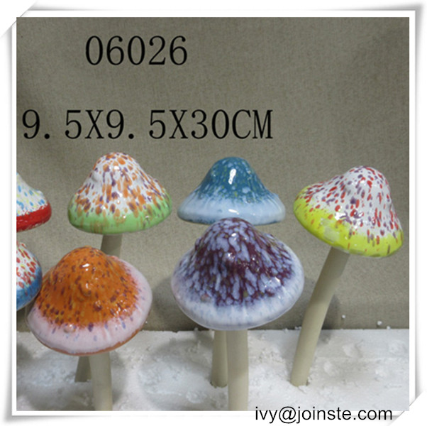 Custom porcelain Ceramic mushroom statue for yard decoration