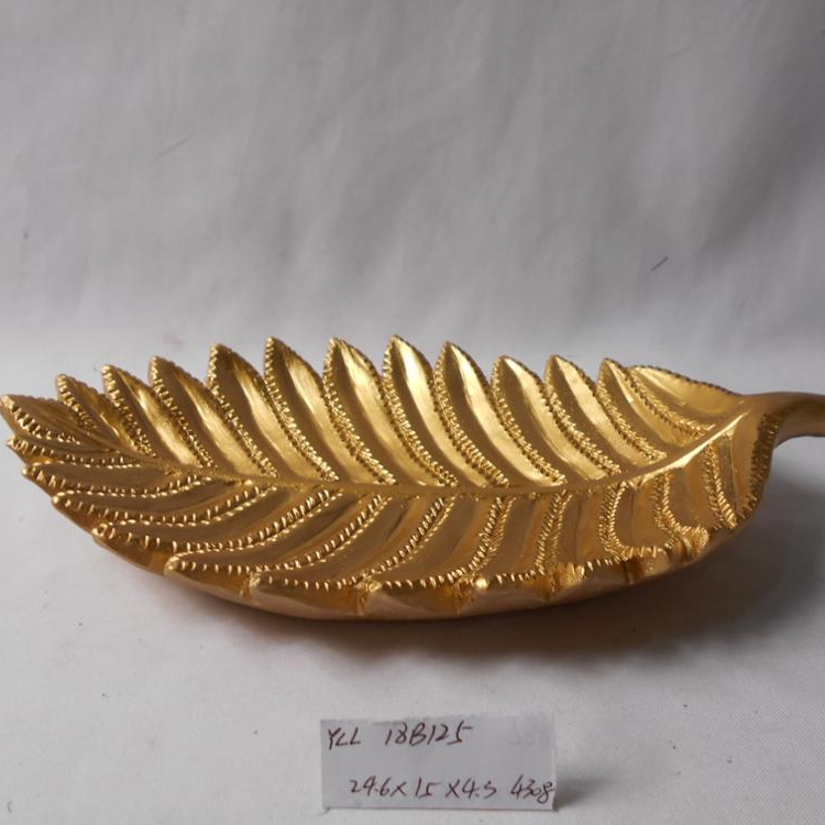 Golden color high-end home decoration leaf shape plating resin dish plate