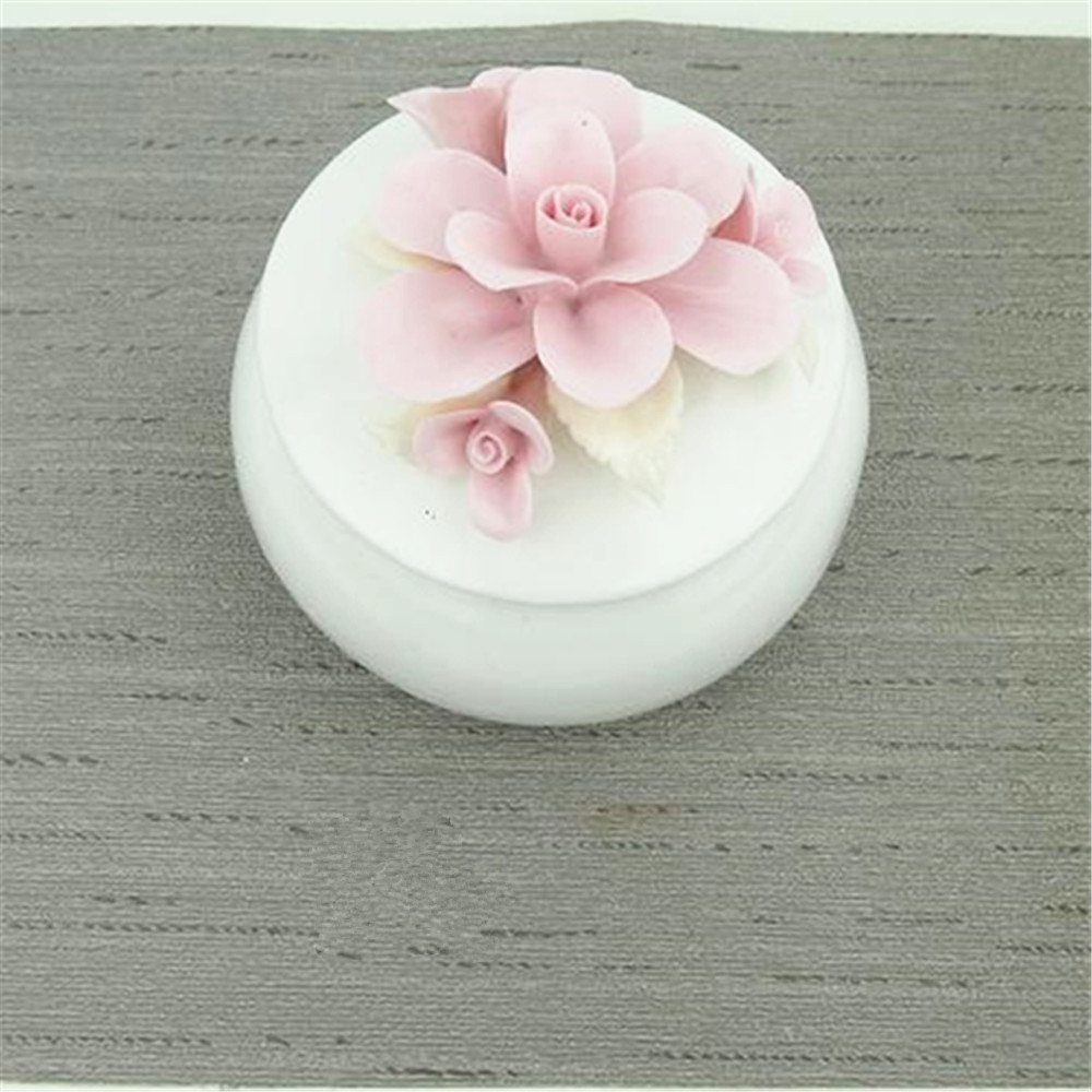 White ceramic jewellery ring  box  fancy jewellery box   with flower topper lid