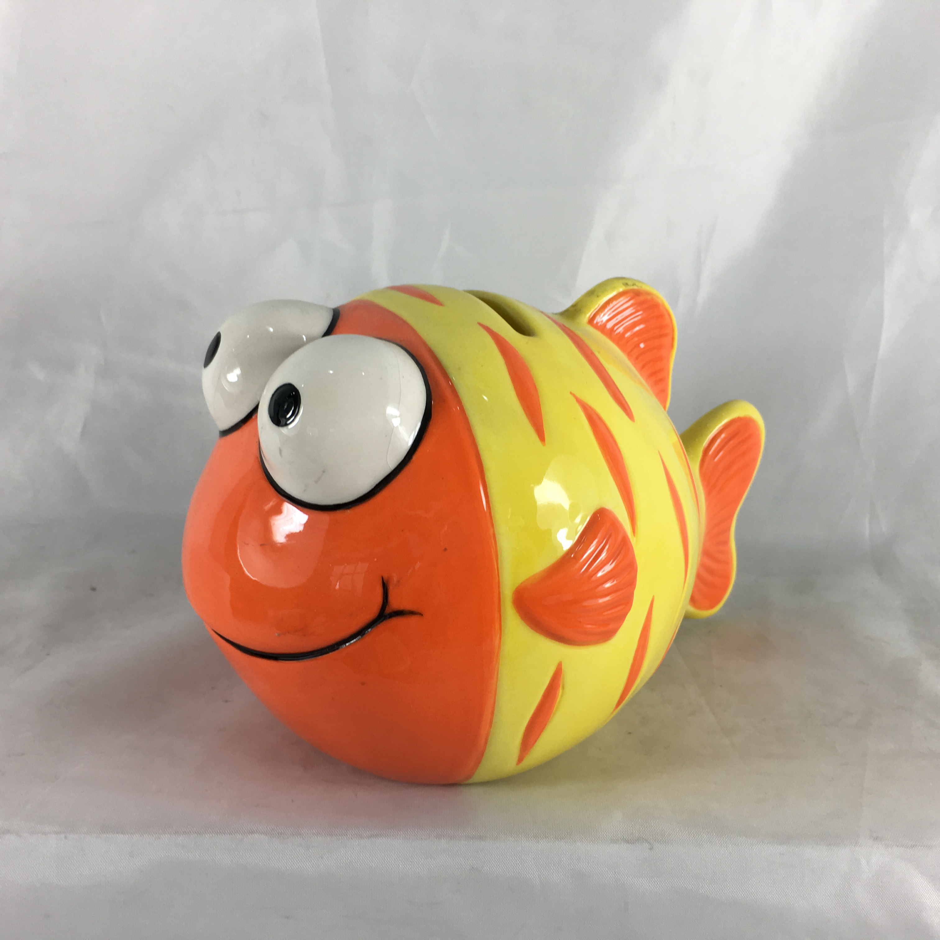 Customized cute clownfish shape ceramic coin bank shark design money bank