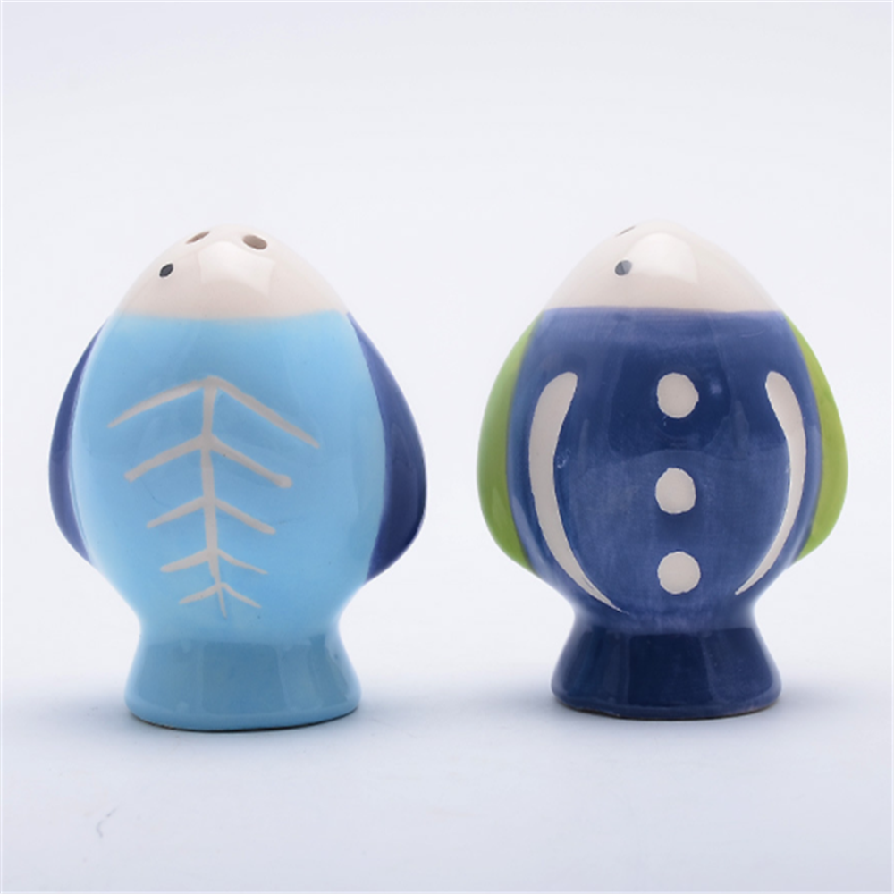 Fish shape salt and pepper shaker set  ceramic hand painted  salt and pepper shaker set