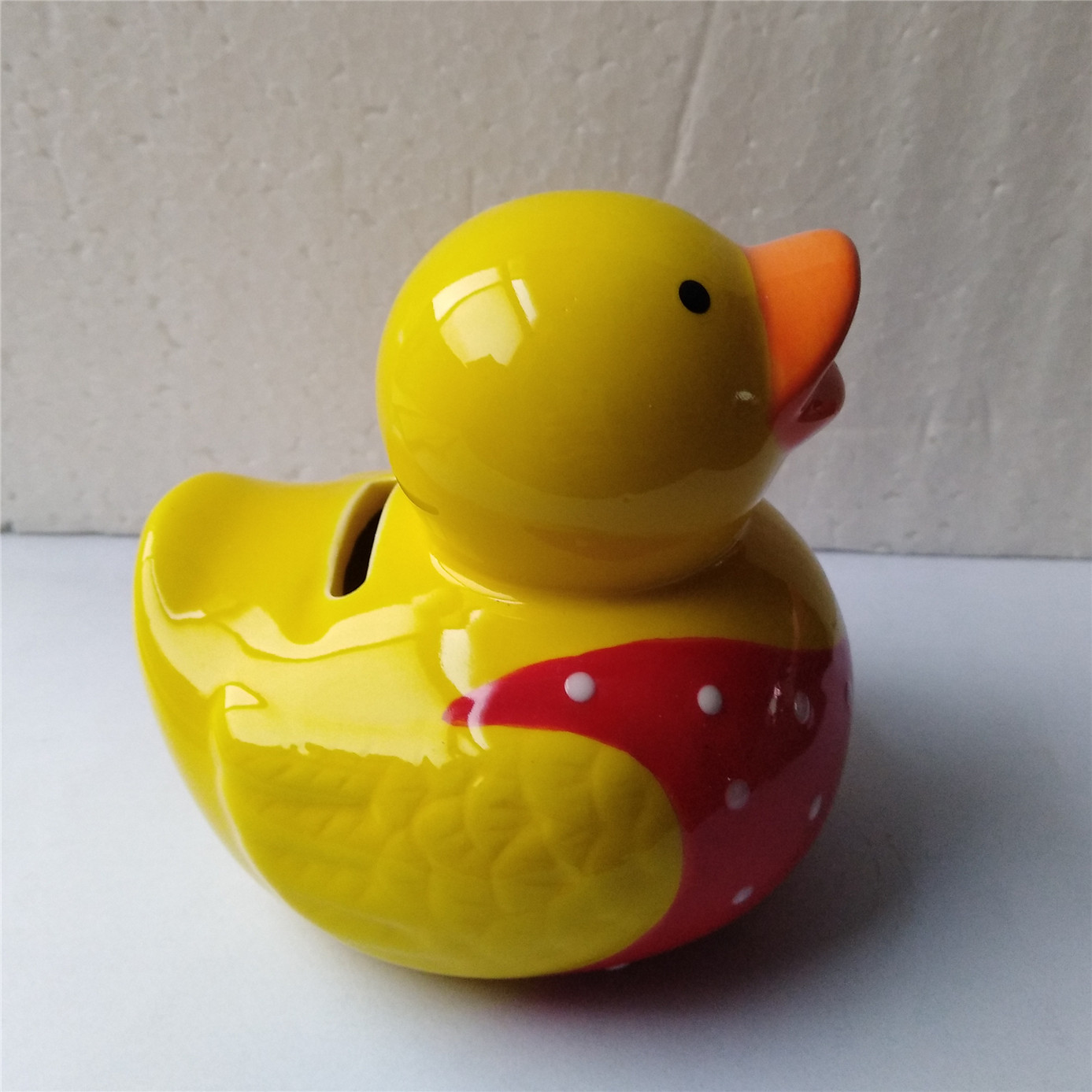 Manufacture  custom cute  duck piggy bank  ceramic yellow duck  piggy bank  3d money bank