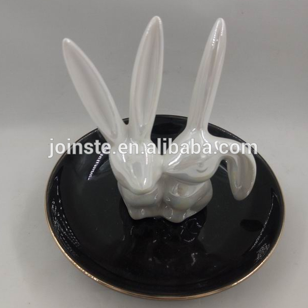 Custom ceramic black plate white color bunny shape ring holder jewellery display tray