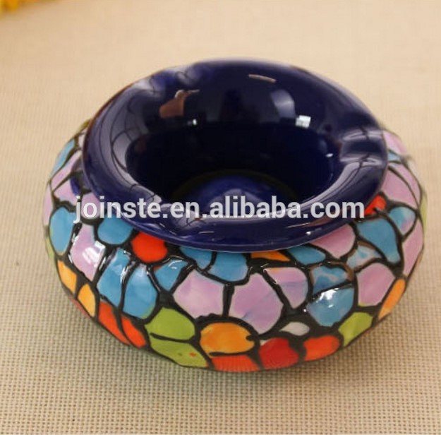 Custom hand painting retro ceramic ashtray round shape souvenir