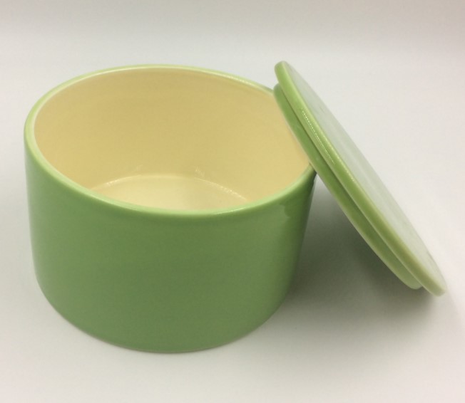 Customized green color ceramic tea canister with lid ceramic caddy