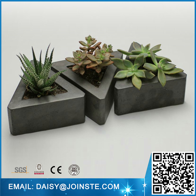 Set 3 Triangular clay succulent planter