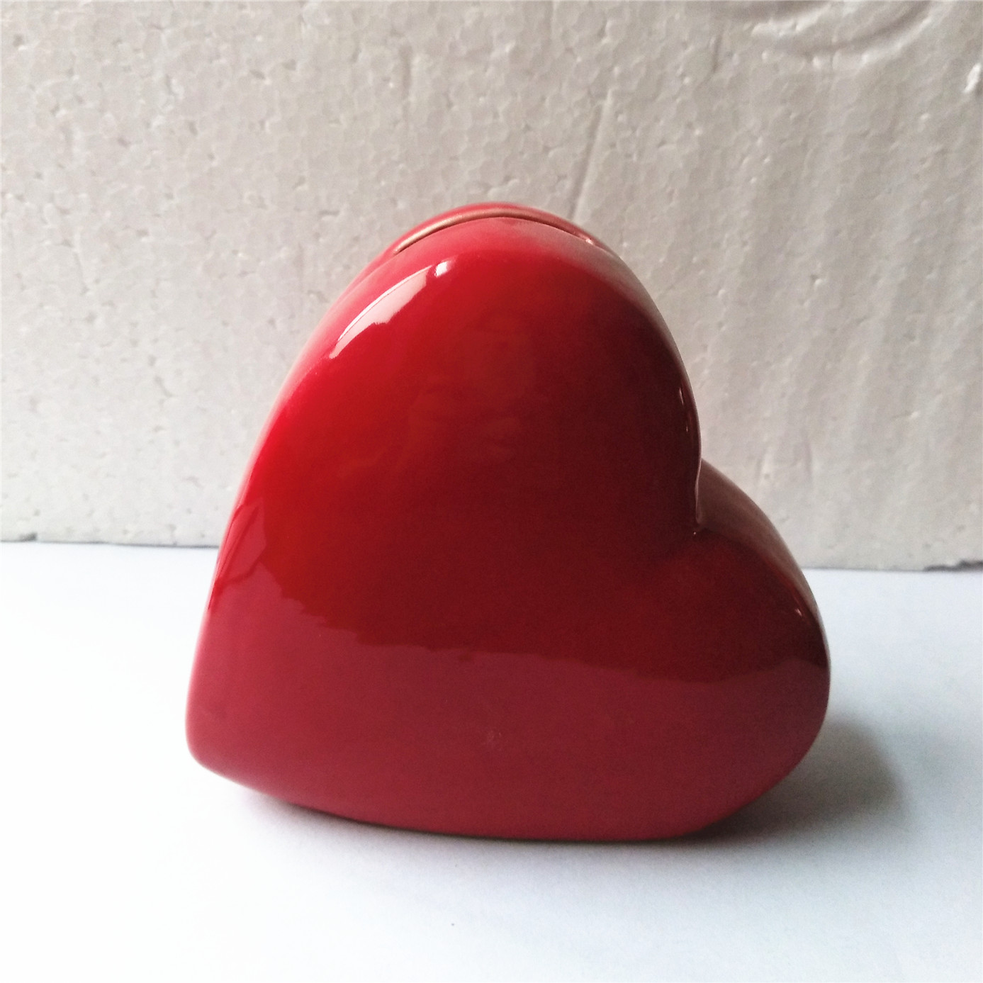 Ceramic  red heart shape money piggy bank  best wedding piggy bank gift