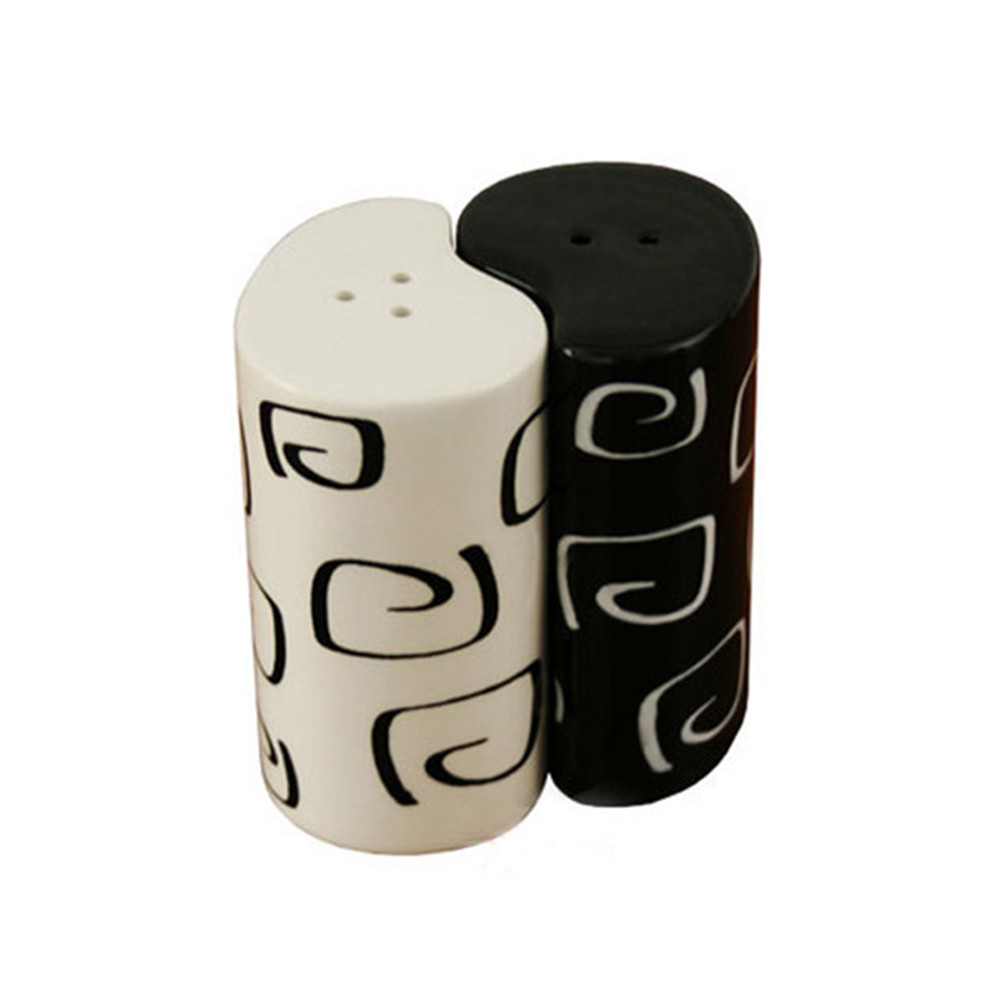 Novelty black and white  salt  pepper shakers  ceramic  mini salt and pepper shakers