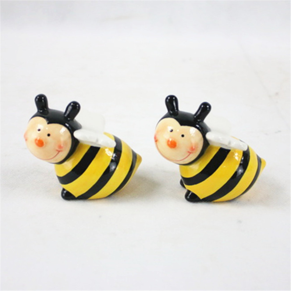 Custom ceramic  honey bee shape   salt and pepper shakers hand painted  pepper shakers