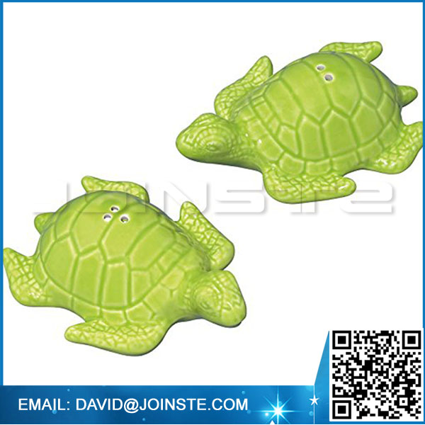 Green Ceramic Sea Turtle Salt & Pepper Set
