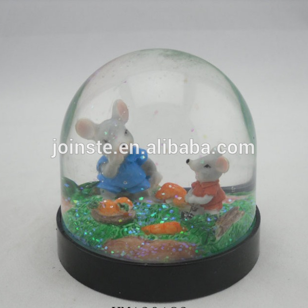 Custom cheap resin bunny and rat snow globe water globe home decoration