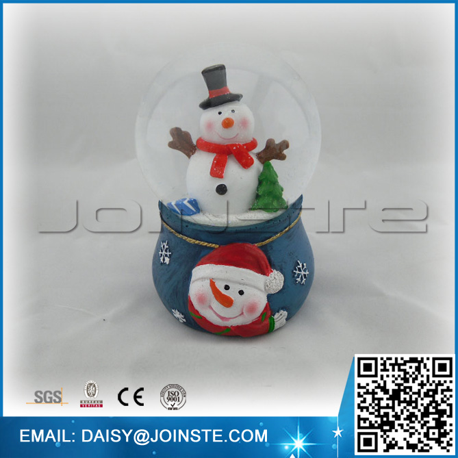 Sack shaped base christmas snow globes wholesale