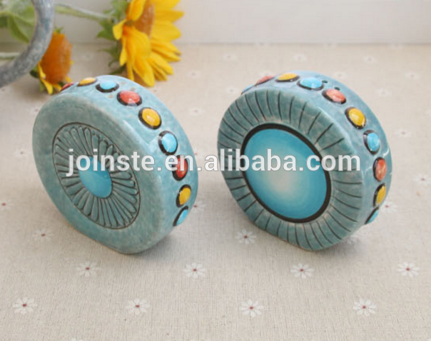 Customized blue tire mini disposable ceramic salt and pepper shaker Cruet set