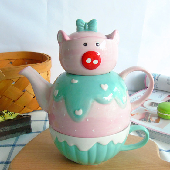 Pig shaped teapot and cup in one , mini cute animal ceramic teapots wholesale