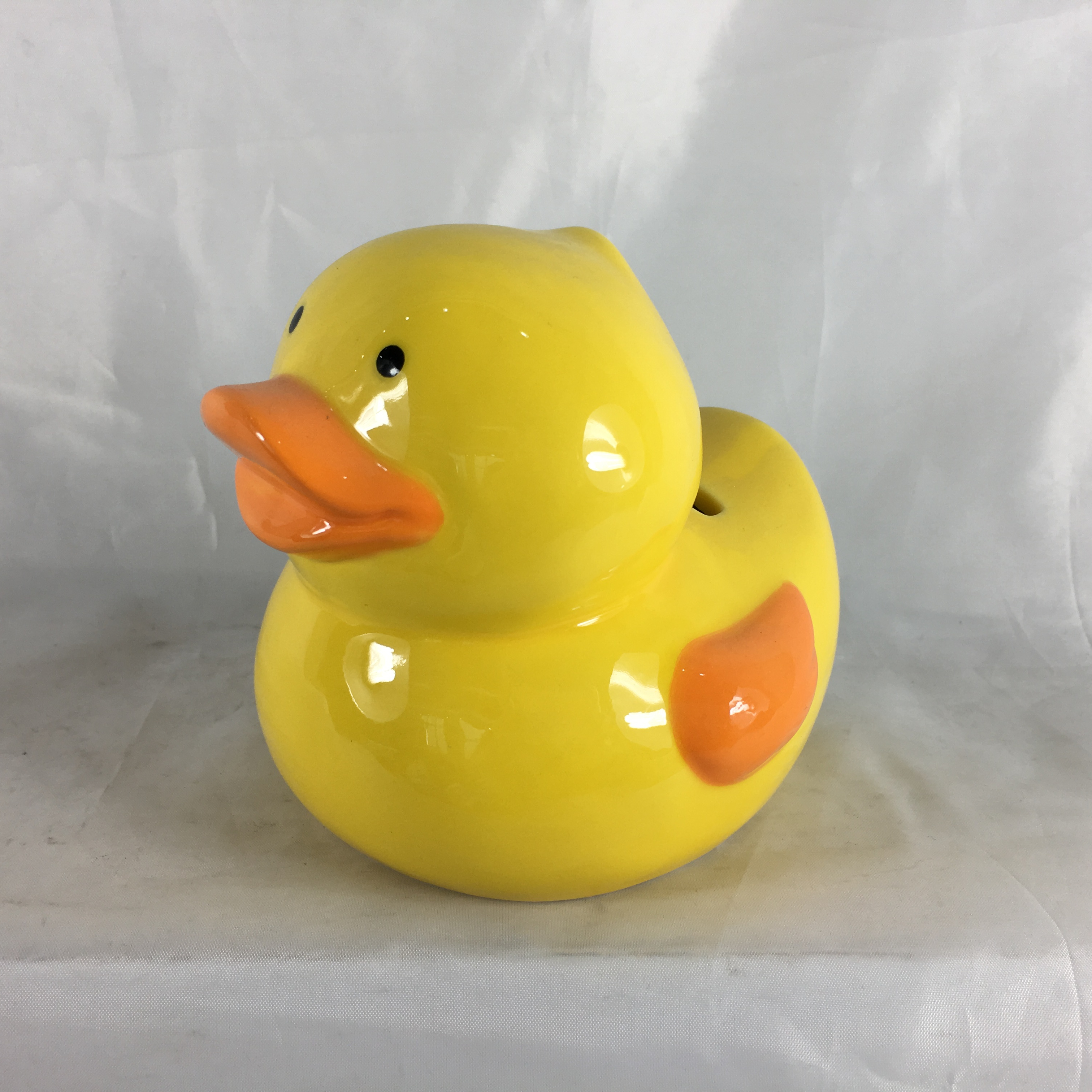 2018Little Yellow Duck shape ceramic coin bank animal design money bank