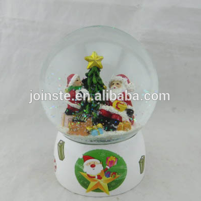 Custom resin Christmas santa Christmas tree snow globe with muisic