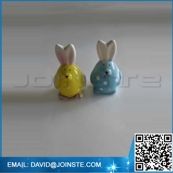 Ceramic easter rabbit toy