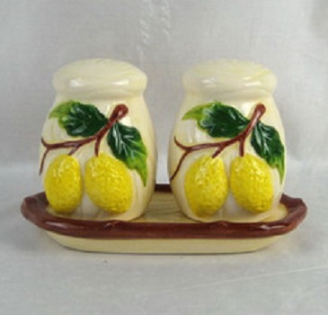 Customized ceramic 3d lemon painting salt and pepper shaker kitchen tool