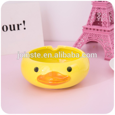 Custom yellow duck shape ceramic cigar ashtray home decoration