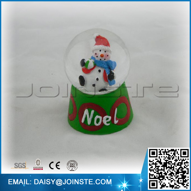 SZ8078-130240 Noel resin and glass christmas snow globe