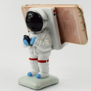 Custom white astronaut resin figure mobile phone supporter resin statue