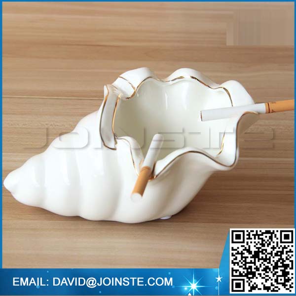 Unique Conch Design Ceramic Ashtray